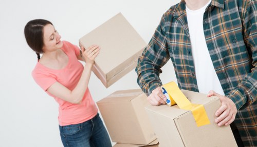 Choosing the right moving truck in Maidavale for local transport